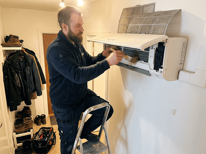 Service av luftvärmepump